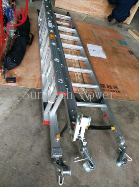Échafaudage à l'aide d'une échelle en alliage d'aluminium
