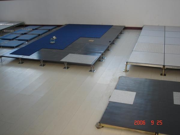 FS800 CS1000 waterproof Environmental OA Intelligent Steel Raised Floor 18140 N / m2