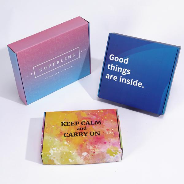 Pedido personalizado Cosméticos rosados duraderos Correos Embalaje corrugado Regalo Corredor Caja de envío