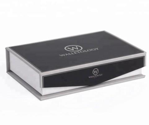 Custom Black Rigid Cardboard Paper Packaging Magnetic Flap Closure Gift Box