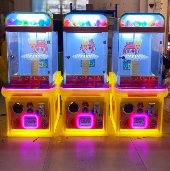 Dreamland Mini pièce de monnaie exploitée amusement bon marché machine de jeu cadeau enfants clip autocollant machine de pinceau de carte