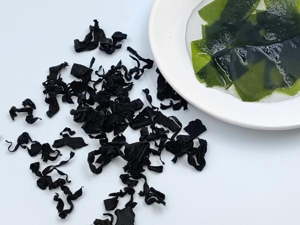Discover the Secret to Flavorful Meals: Soft Wakame, Bright Green & Ready for Soups & Sushi