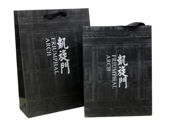 OEM Classic 230g Paper Carrier Bag With foil hotstamp logo /ribbon handle