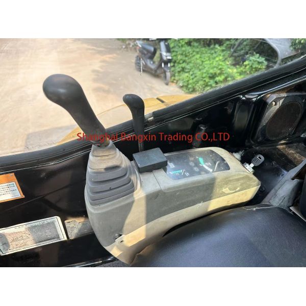 Small Machine Used Mini Excavator CAT 303 3 Tonne Excavator 3000 KG 700 Working Hours