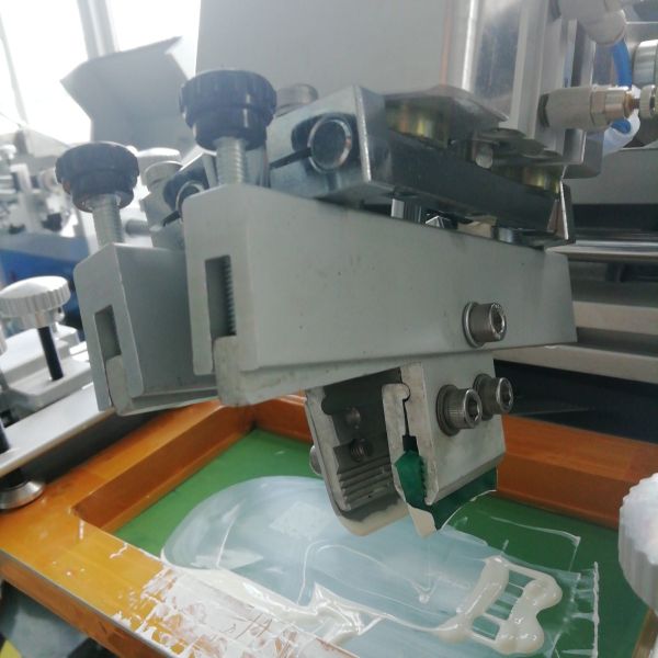 Automatic Silk Screen Printing Machine with 1200PCS/Hr Speed PLC Control for Round Oval Flat Bottles