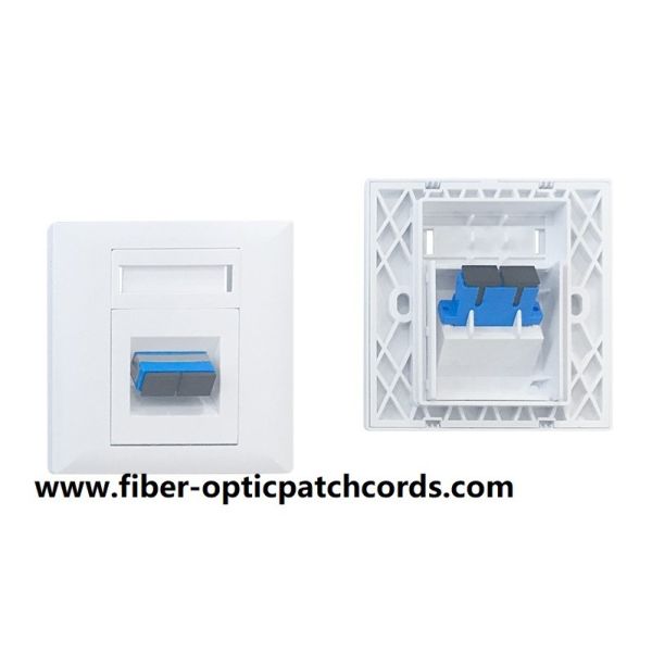 Планшайба волокна коробки держателя стены переходника FTTH квадрацикла LC