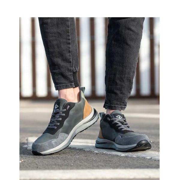 Chaussures de sécurité en daim et microfibre avec semelle en caoutchouc, embout en acier standard et semelle intermédiaire en Kevlar