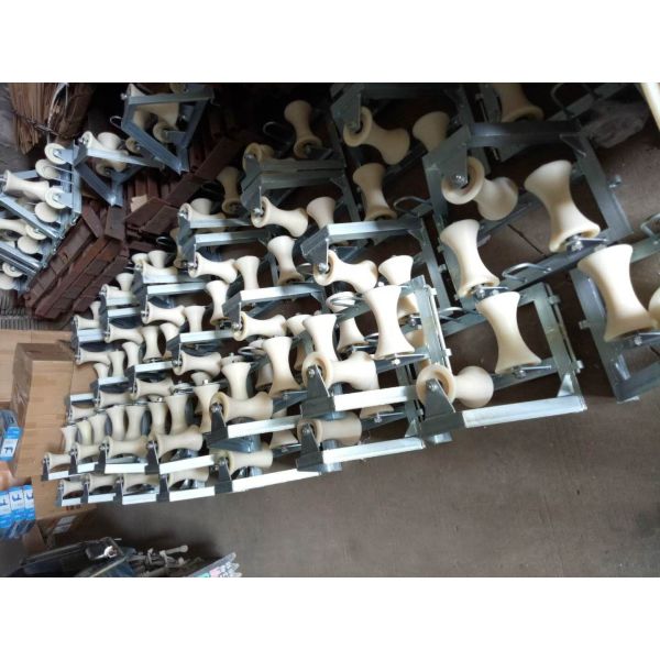 Industrial 90-Degree Corner Cable Roller Guide with Nylon Wheels and 10KN Rated Load for Smooth Cable Pulling