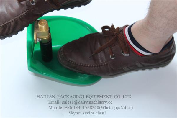Plastic PVC Goat Waterer farm animal water trough 1 Liter Capacity