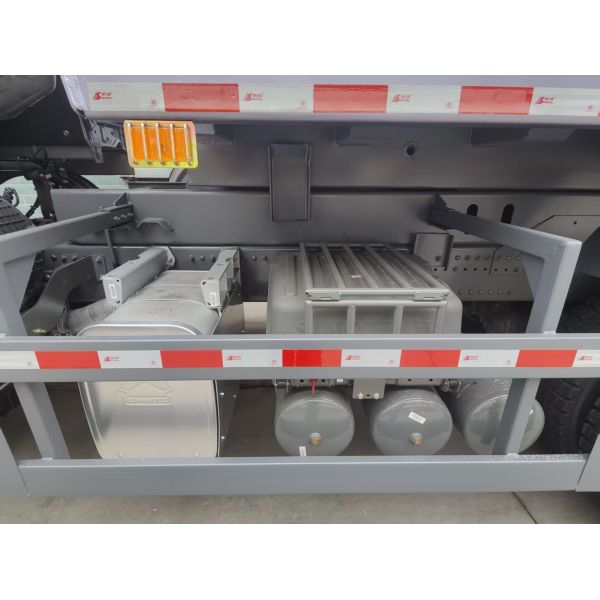 SINOTRUK HOWO TX Tipper Dump Truck with 380HP Powerful Engine, 30–40 Ton Payload and Middle Lifting System