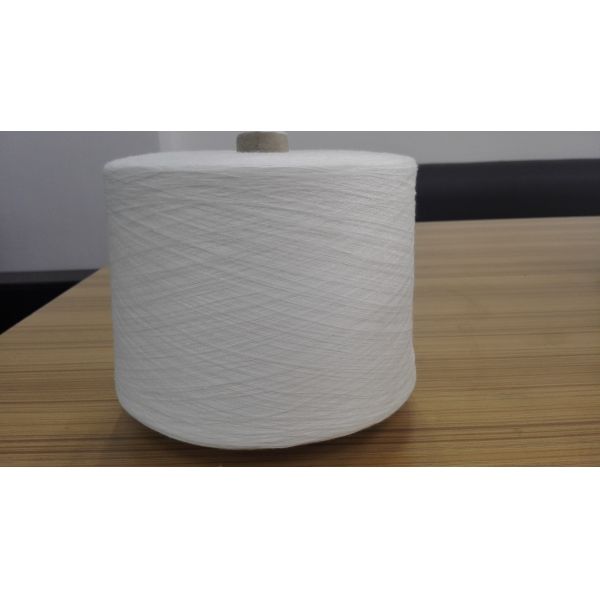 Hilo de poliéster hilado de fibra cortada Yizheng 40/2 blanco crudo para hilo de coser, grado AAA