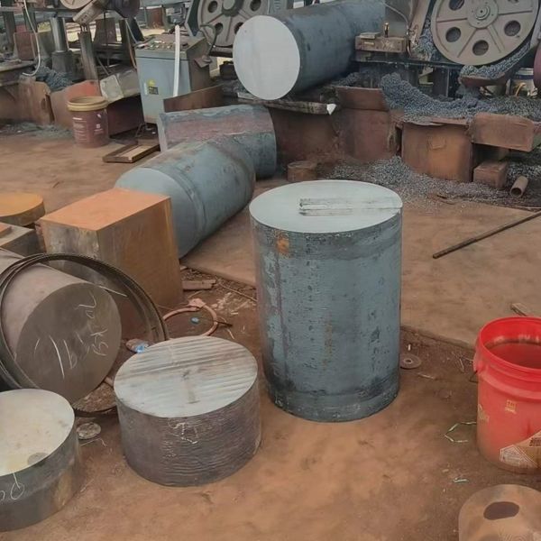 AISI 4130 Barre ronde 30CrMo Traitement thermique normalisé/réchauffé/QT Pour les corps de vannes