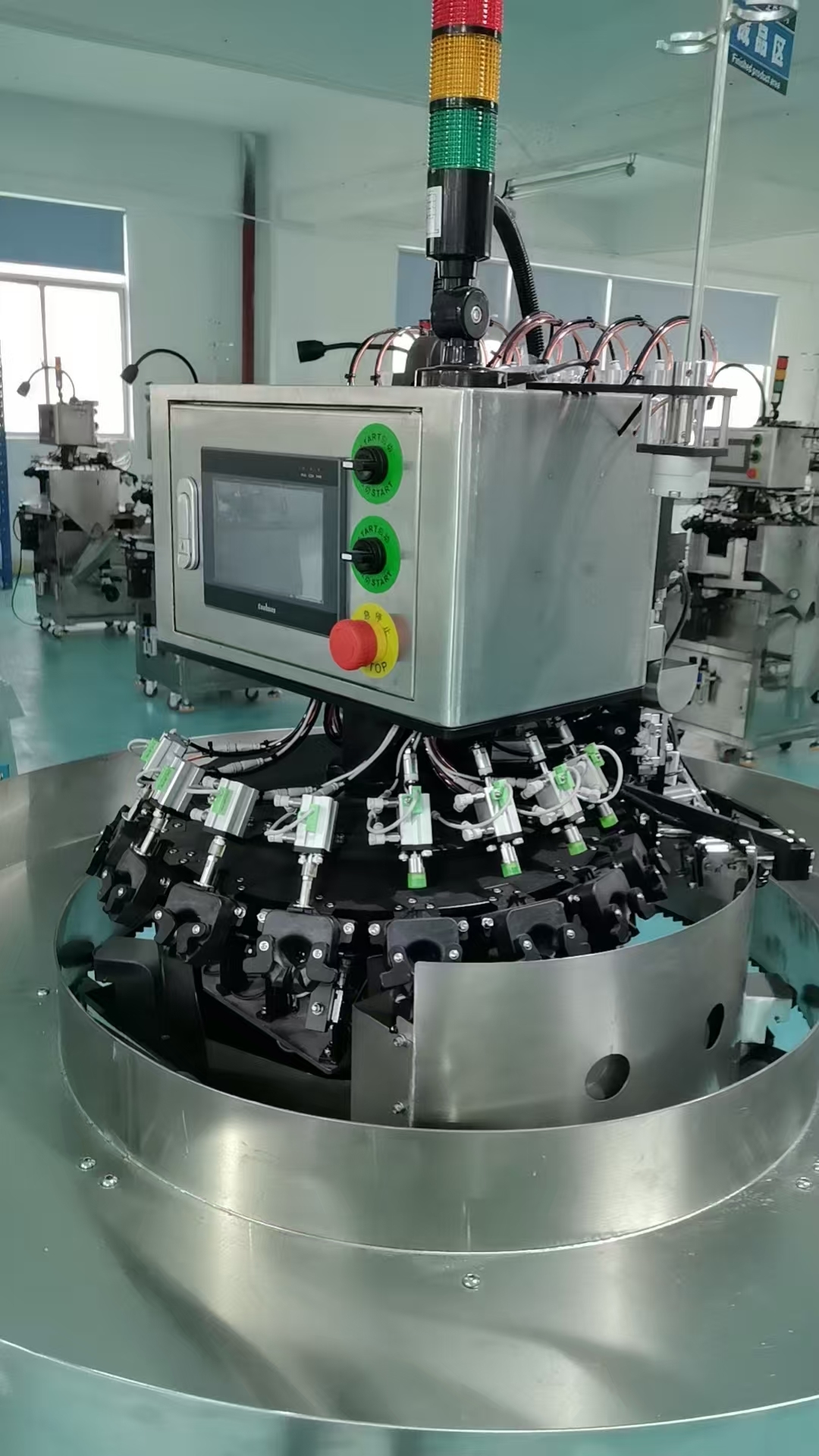 Multi Station Design Rotary Poultry Vaccination Machine Automatic 3800-4500PCS/hour
