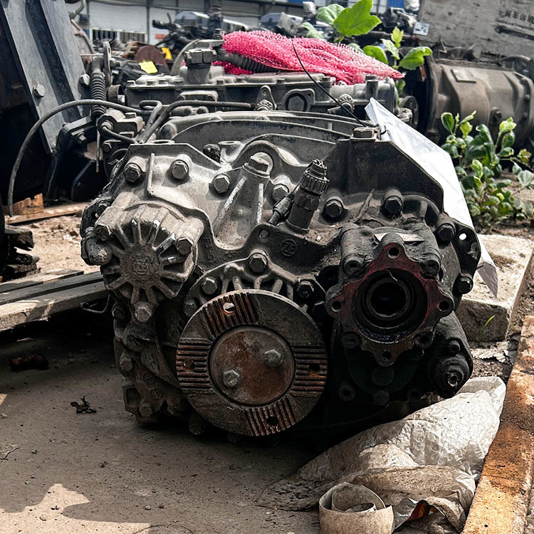 Used ZF 16S2230 16-speed Manual Heavy-Duty Gearbox with 2200 N·m Max Input Torque and Corrosion-resistant Design