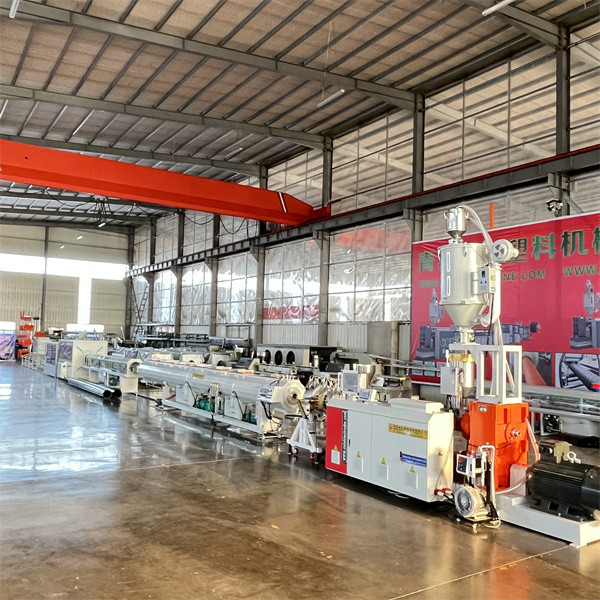 Производитель PE 110-315mm PE трубопроводная линия pp трубопроводная экструзионная линия SJ75/38 экструдер