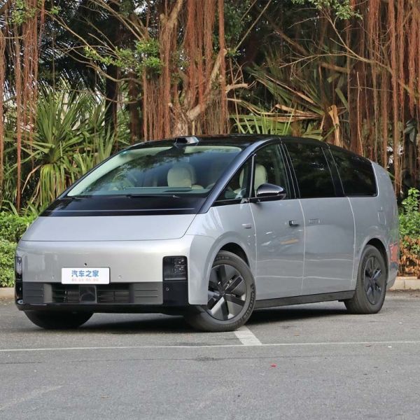 710km Comprehensive Range Gray Automatic Electric MPV 4 Wheel Vehicle for Lixiang Mega