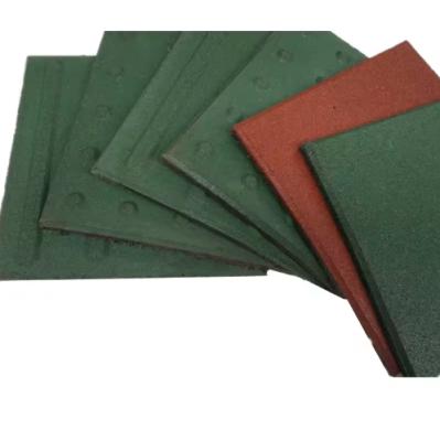 Cour de sport durable entrepôt atelier jardin d'enfants tapis de sol en caoutchouc polychrome carreaux en caoutchouc de terrain de jeu