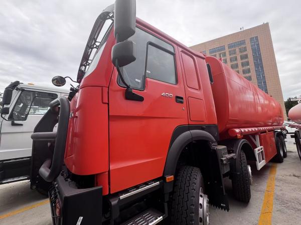 SINOTRUK 8X4 Fuel Tank Fuel Truck 30 CBM  Ghost face cab  With a bumper