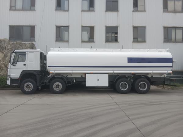 Heavy-Duty HOWO 8*4 400HP LHD Fuel Truck 40CBM Double Tank System For Long-Range Fuel Distribution White