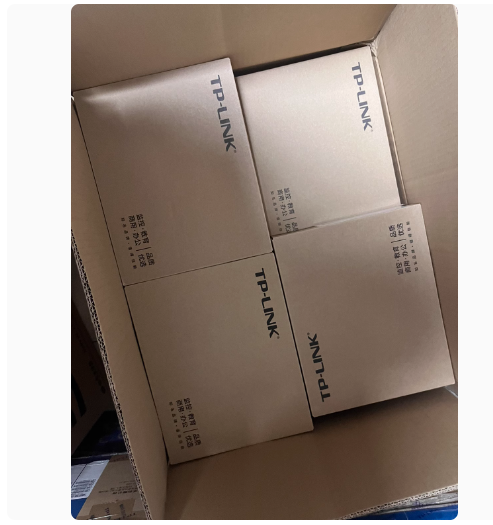 5-port TL-SG1008D Gigabit Plug and Play Network Switch with 11.9M Packet Forwarding Rate