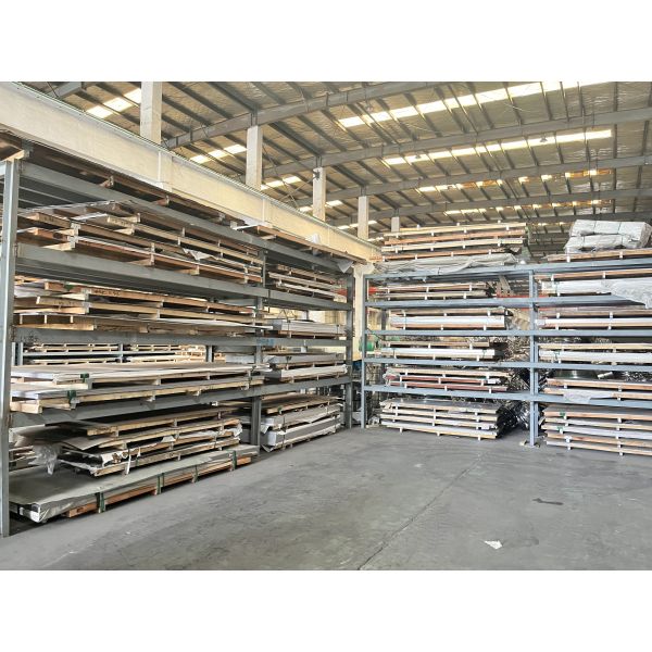 Plaque d'acier inoxydable de qualité ISO DIN ASTM 301 302 304 laminée à chaud ou à froid