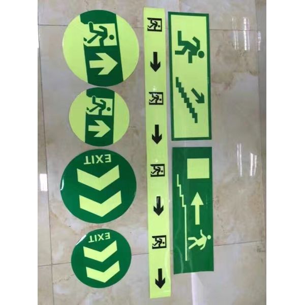 Resplandor auto-adhesivo imprimible del vinilo de Digitaces en la película de papel fotoluminiscente oscura 2-12 horas para la muestra del extintor