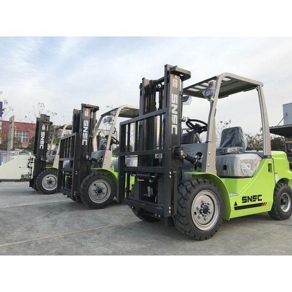 Customer Customized 3ton Forklift Sale with Solid Tire Options