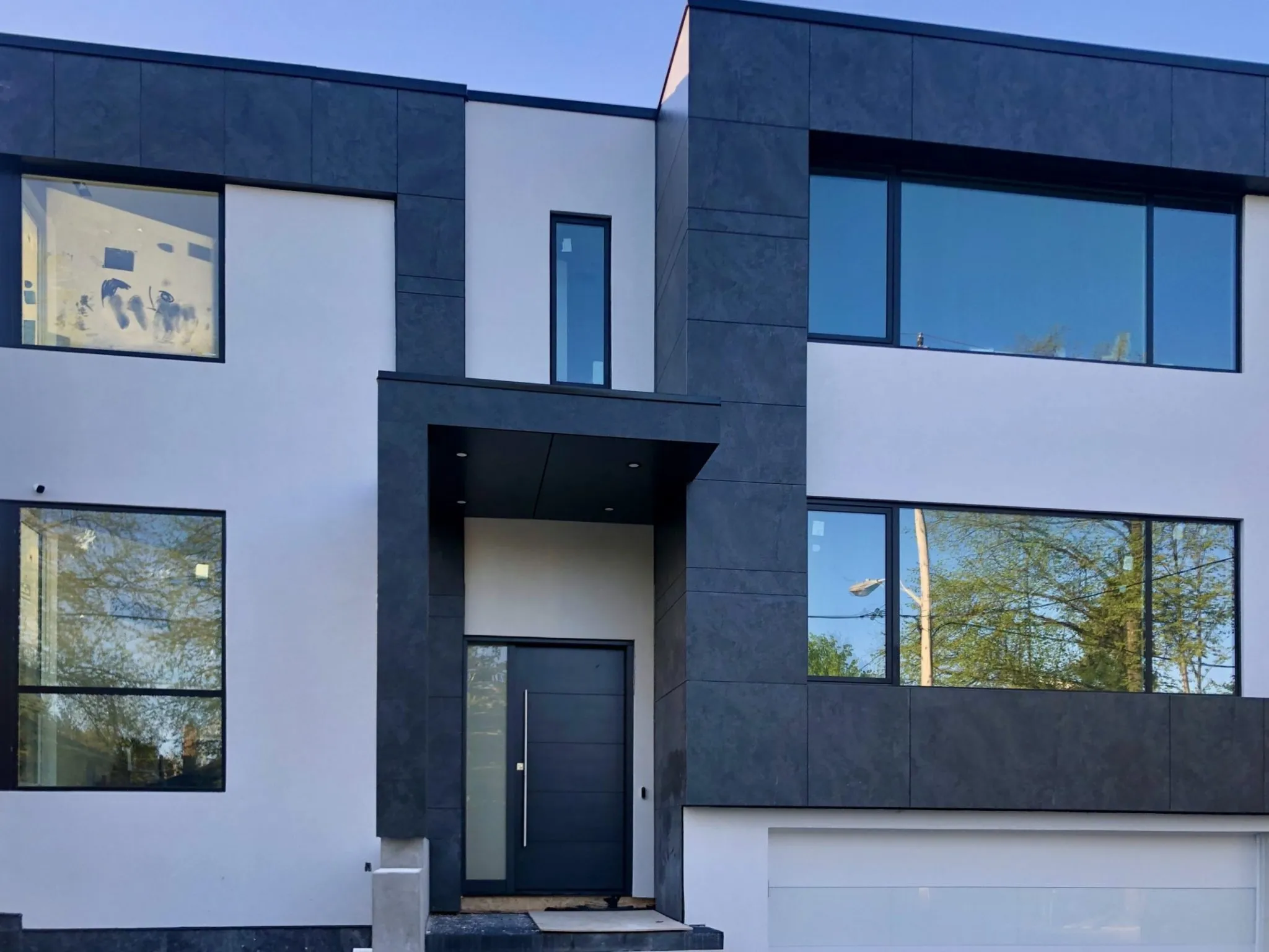 Panneau composite en aluminium résistant au feu en nid d'abeille Blanc Noir Rayures Acp Construction