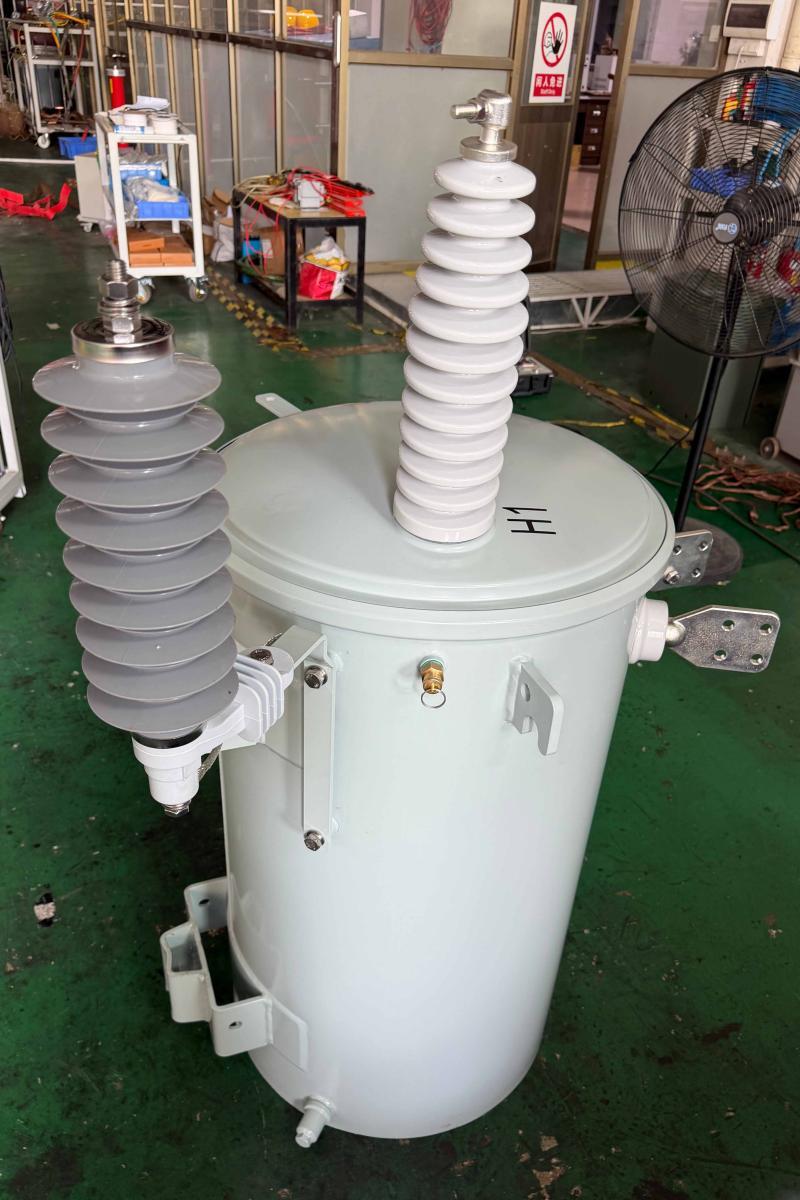 75 kVA Single-Phase Pole-Mounted Transformer 24940GrdY/14400V to 120/240V For Rural Distribution