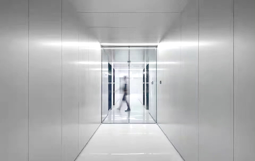 Scratch-Proof, Color-True, Eco-Born—Anodized Aluminum: For Spaces That Stand the Test of Time.