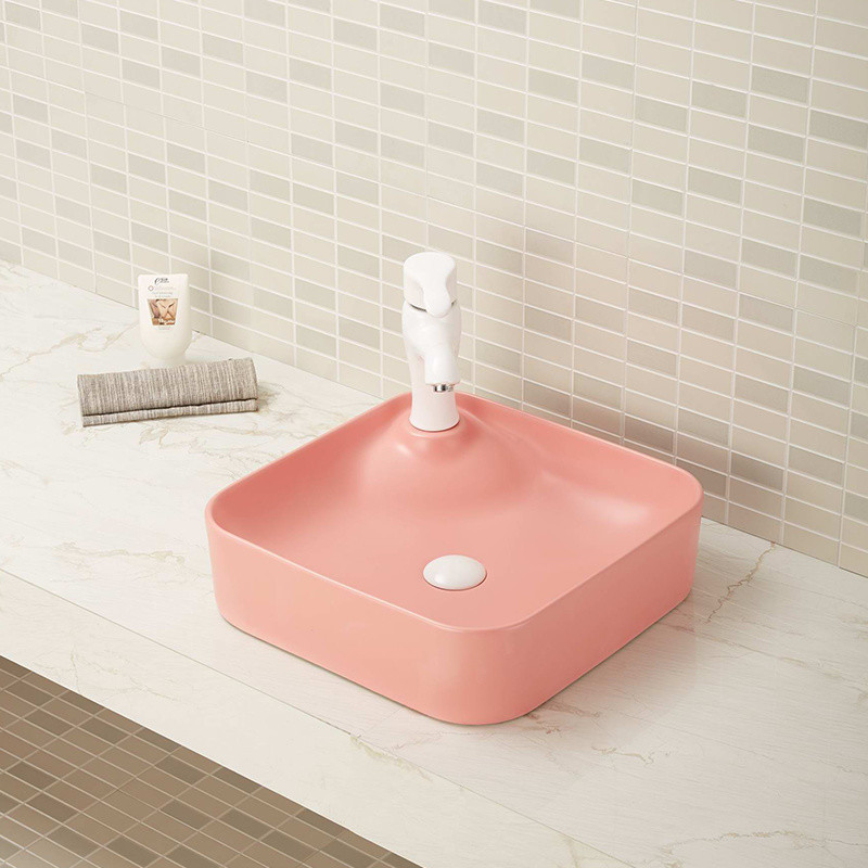 Поверхностный устойчивый квадрат Washbasin царапины пятна над серой встречной раковиной