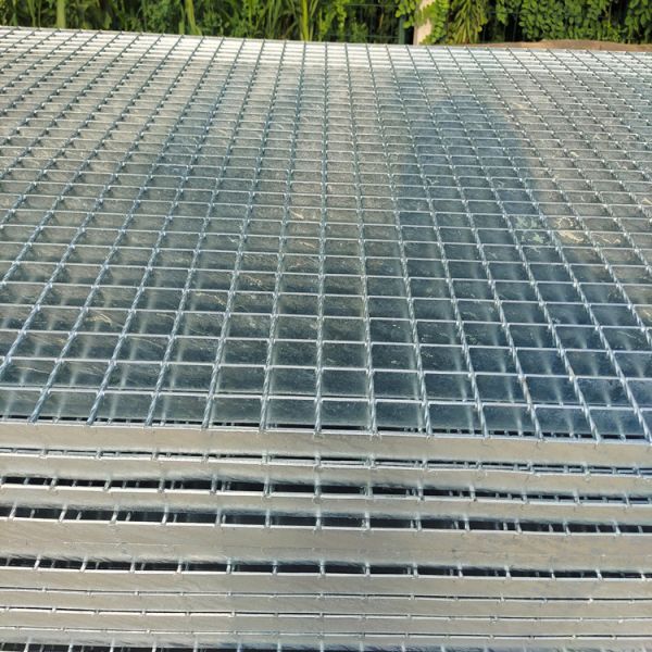 Hot Dip Galvanized Industrial Steel Grating Platform Road Floor Plug In Grid
