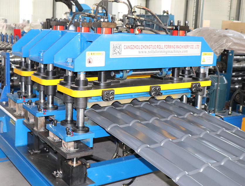 Высокоскоростная завальцовка плитки шага формируя делающ лист 0.5mm крыши машины