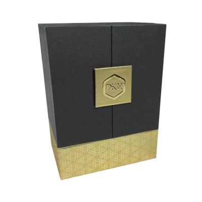 Couleur personnalisée Luxe haut de gamme Double porte ouverte Boîte de parfum en carton avec insert en mousse