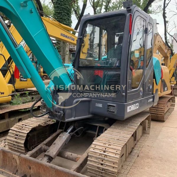 Buena condición Kobelco SK 60 Excavadora Mini con capacidad de 0.24 m3 en Shanghai