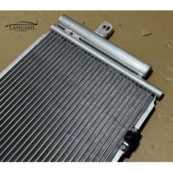 Repuestos para automóviles Sistema de refrigeración del motor 2.5 V6 Condensador de aire acondicionado para ROEWE 750