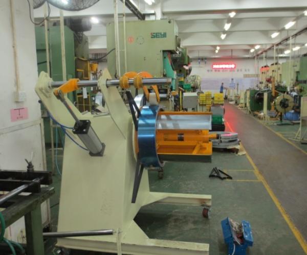 Automatic Steel Coil Decoiler Machine With Heavy Load Capacity , Hydraulic Decoiler Machine