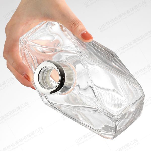 350 мл Ручная резьба Огненная полировка кристаллической формы Стеклянная бутылка виски с крышкой ручной работы