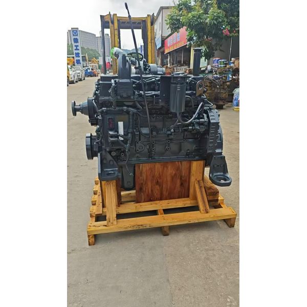  PC200-8 Engine