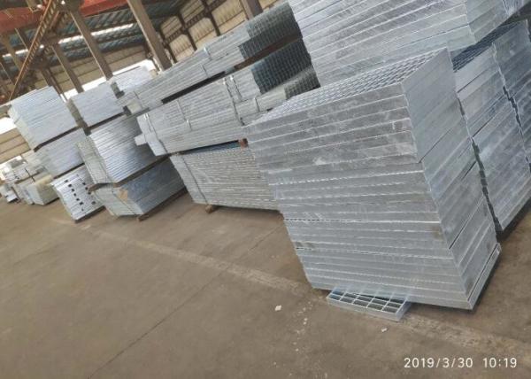 Durable Loading Docks Heavy Duty Steel Grating 8mm X 8mm Cross Bar Size