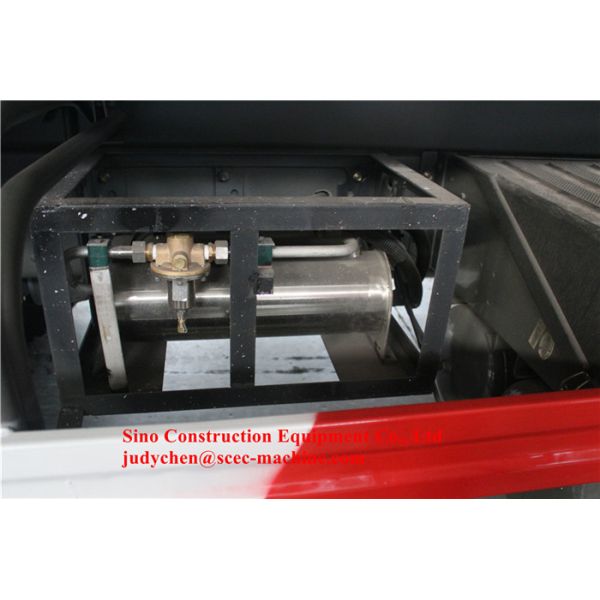 Реклама самосвала прицепа для трактора сверхмощная перевозит передний подниматься на грузовиках 30м3