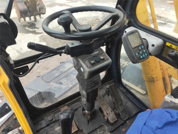                  Used Hyundai Medium Wheel Excavator R200W, Secondhand 20 Ton Korean Mobile Excavator R200 R220 Hot Sale             