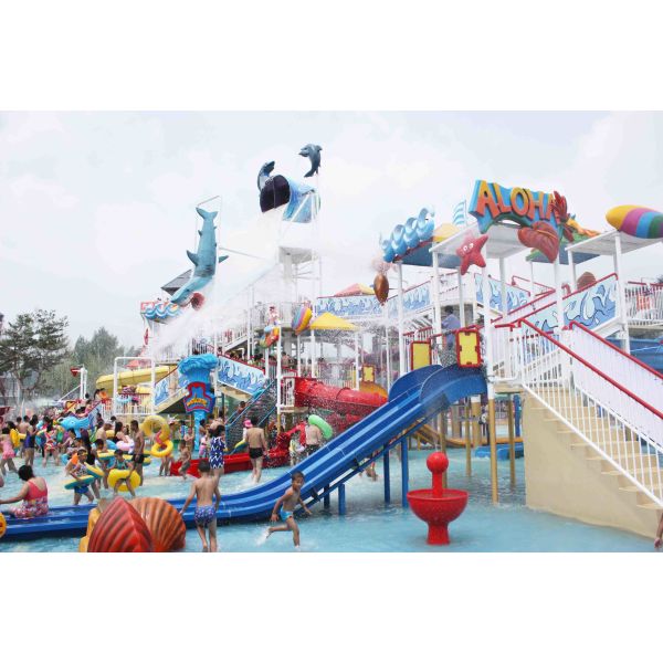 Летний открытый аквапарк игры водные аттракционы для тематического парка