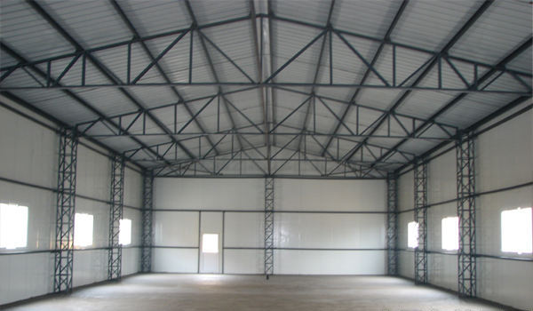 Structure en acier de construction avec une résistance au feu de couleur personnalisée EPS / panneau en laine de roche