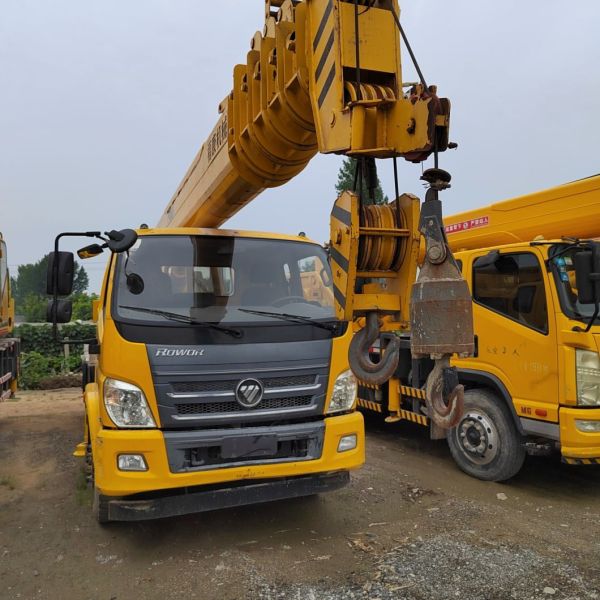 Customizable 18t Hydraulic Boom Truck Crane for Construction Machinery 10245x2496x3450m