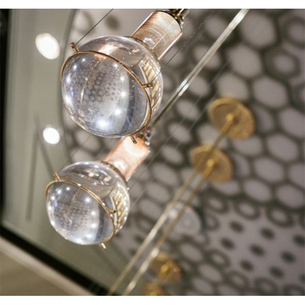 Lumière pendante moderne principale simple en verre du lustre 10cm de fer de boule claire de couleur