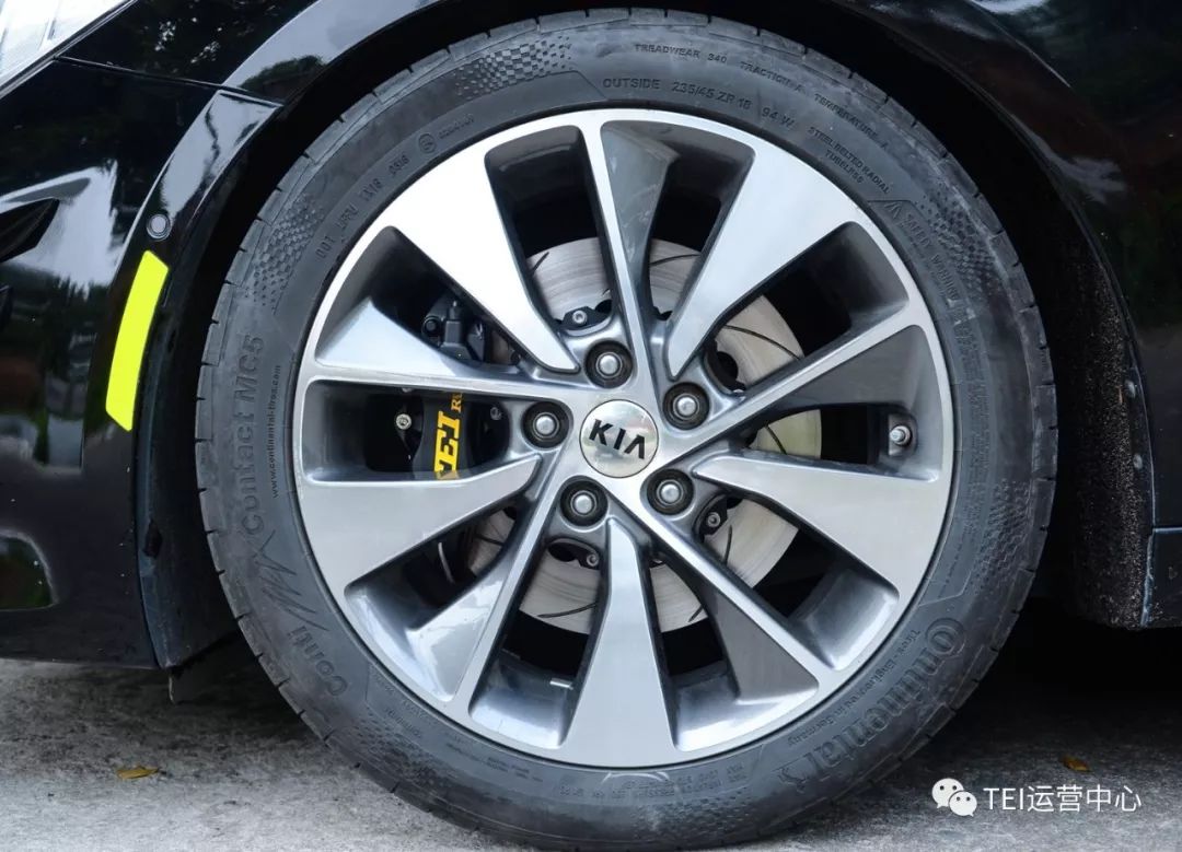 4-поршневой гоночный суппорт Kia Big Brake Kit с высокоуглеродистым диском 330*28 мм и тормозными колодками для K5 17-дюймового обода