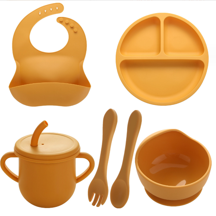 Durable Silicone Baby Feeding Set BPA Free Spoons Bibs Plate Customized Design Style