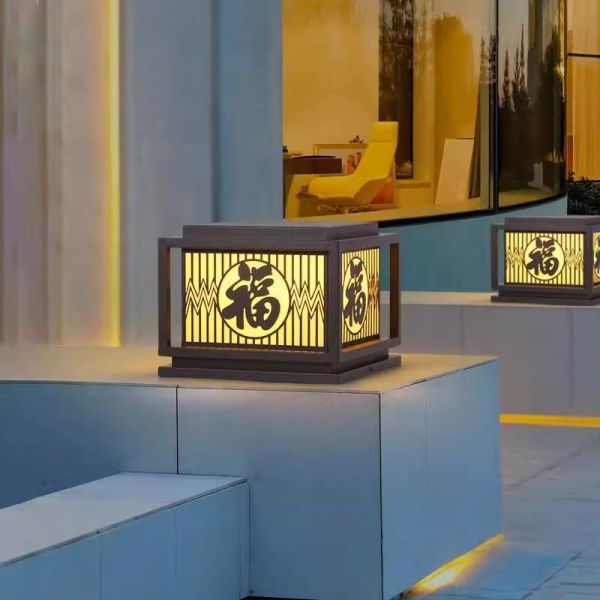 50000 Hour Working Lifetime Solar Outdoor Garden Pillar Light for Courtyard Lighting
