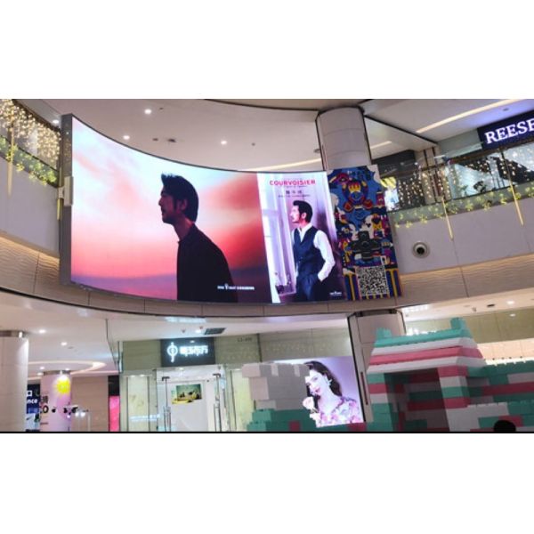 Energy-saving，Wide Viewing Angle Die Casting Aluminium Curved LED Screen Indoor Outdoor P3.91mm Digital LED Billboard